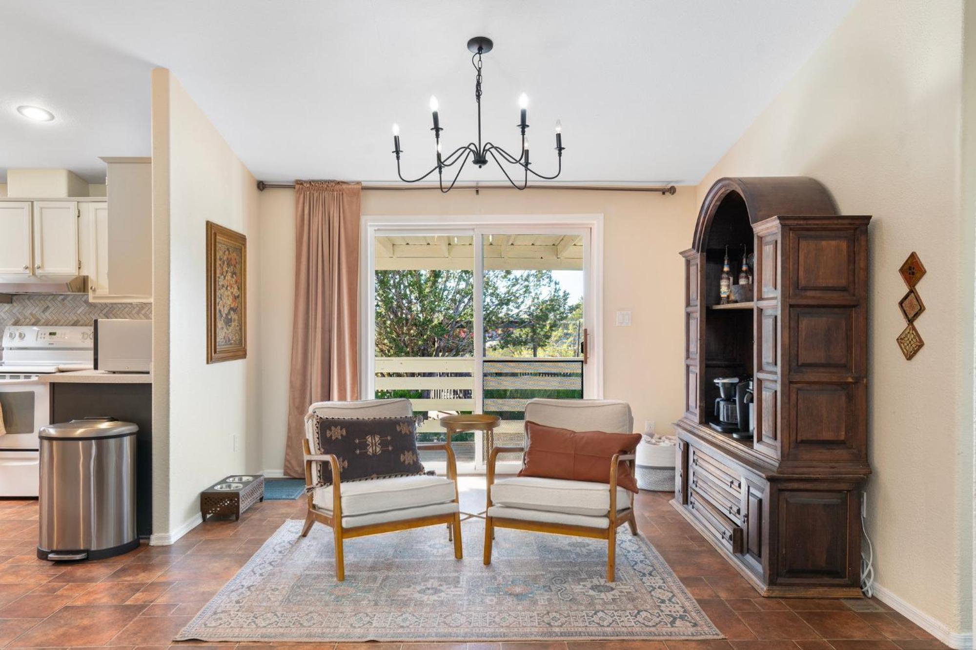 Serene Home- Sleeps 16 - Pet Friendly - Hot Tub - Pool -2 Kitchens! セドナ エクステリア 写真